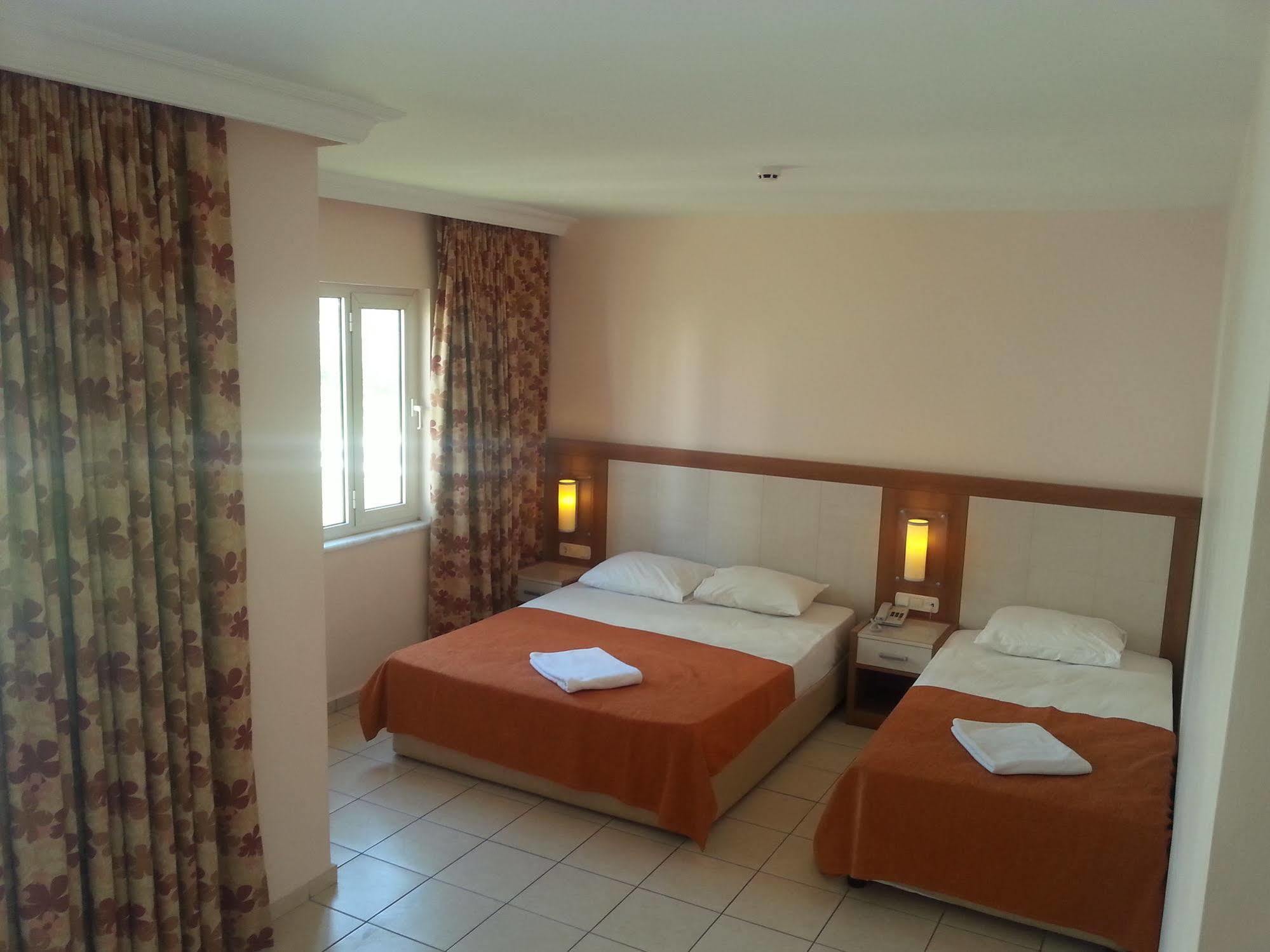 Aral Hotel 3*