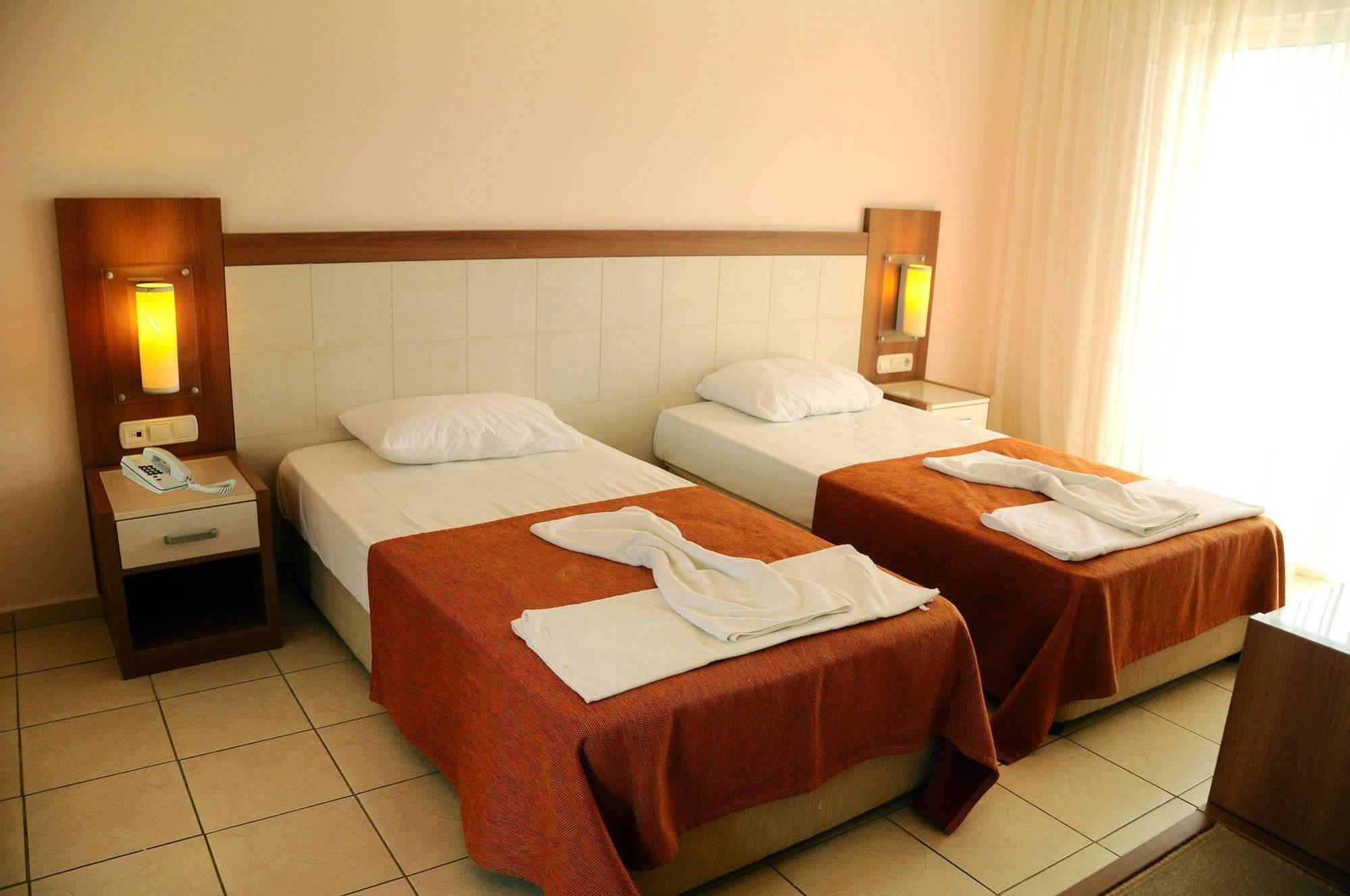 Aral Hotel 3*