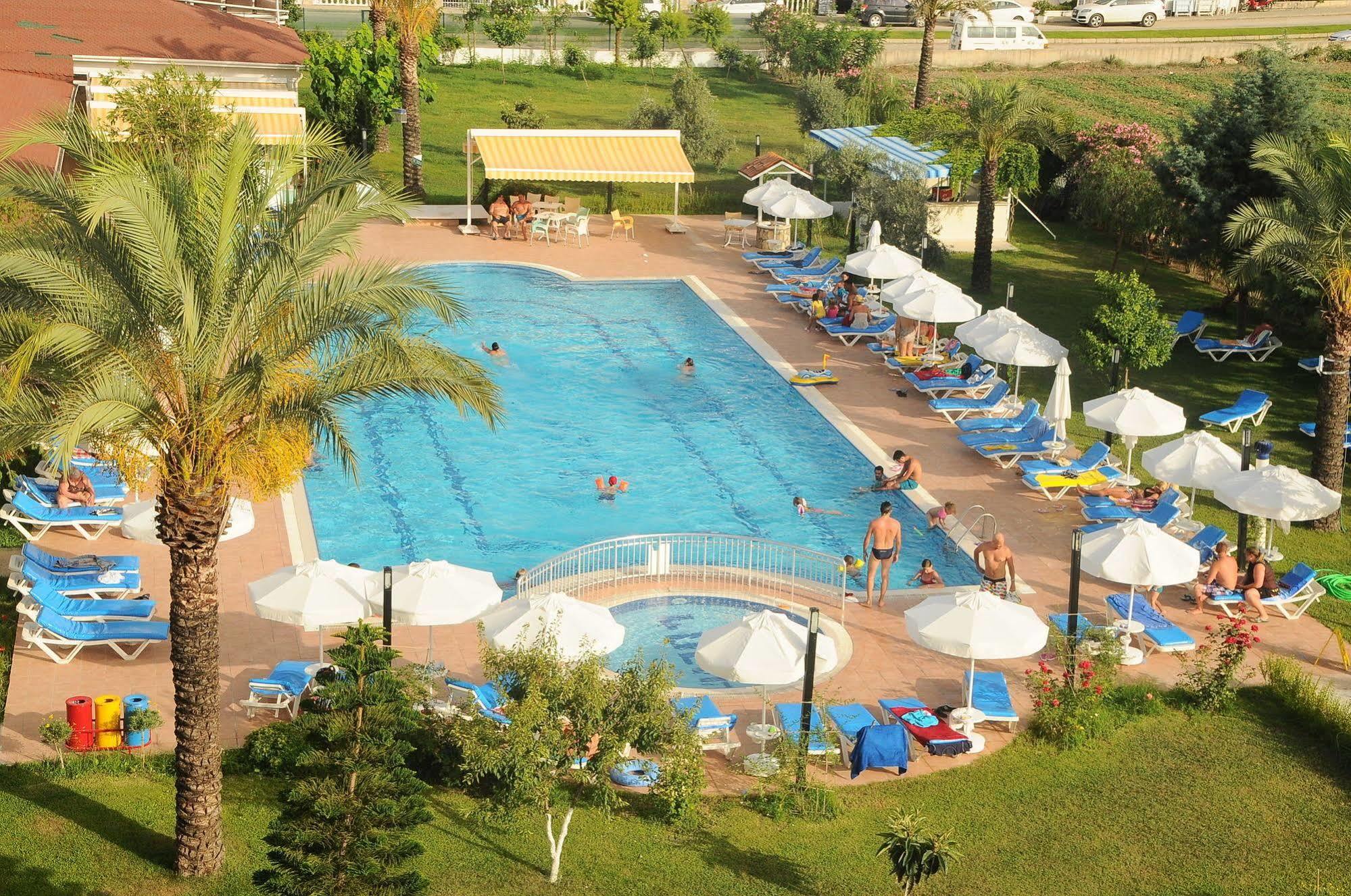 Aral Hotel 3*